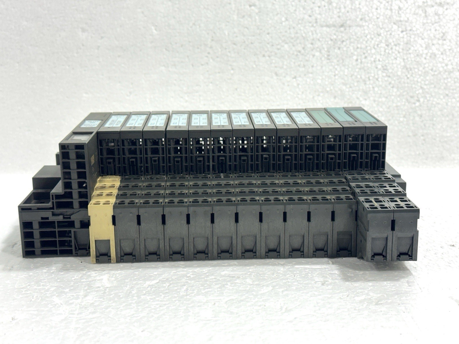 Siemens ET-200S Plc Rack With Base - Lot Of 14