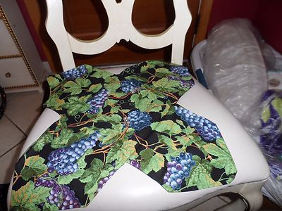 Basket liner, bread warmer - black with leaves and grapes