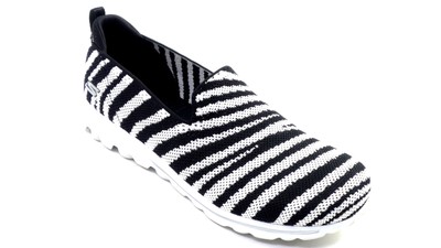 skechers go walk wild safari