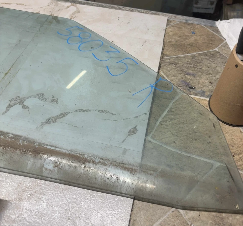 Conjunto de ventana de vidrio puerta delantera derecha pasajero STARION 84-89 CONQUEST 1983-89 Foto 4 de 4