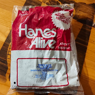Hanes Alive Full Support Pantyhose Sheer Black Size F Reinforced Toe 1 Pair