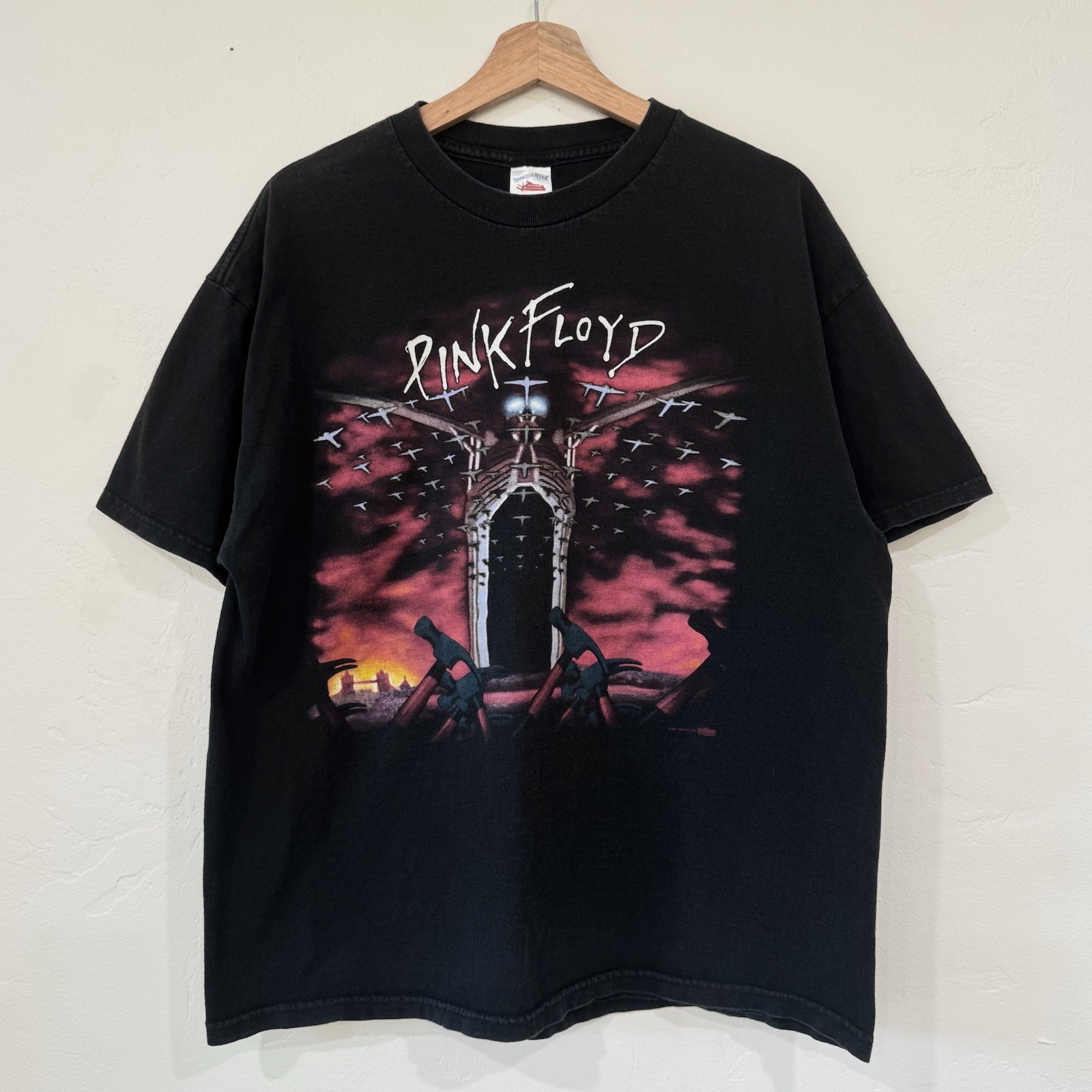 Vintage 1997 Pink Floyd The Wall Band Tee Winterland Size L