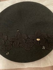 Athina Amanda Beret Amanda Beret