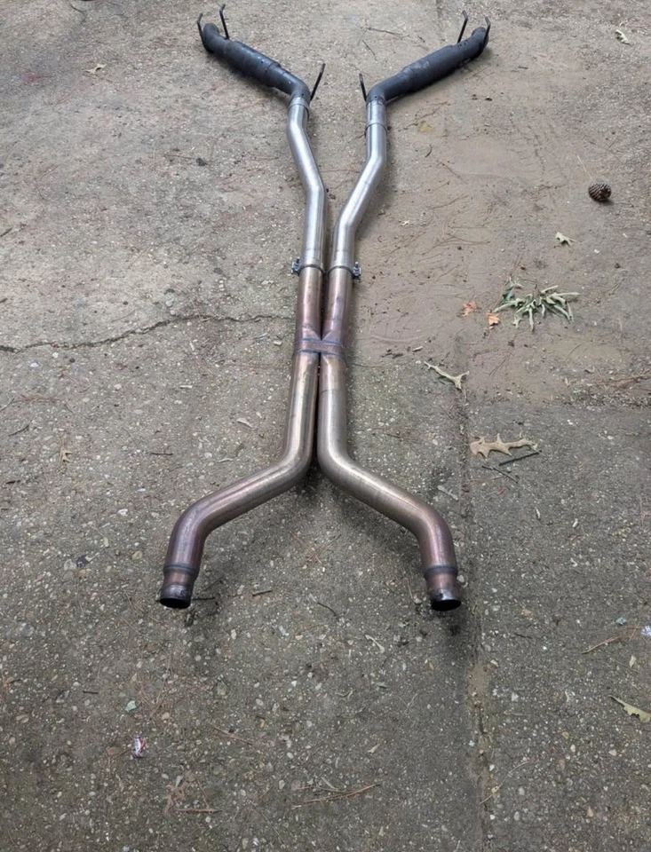 Flowmaster Outlaw Extreme 3" Sistema Cat-Back Inoxidable para Camaro SS 2010-2013 Foto 3 de 4