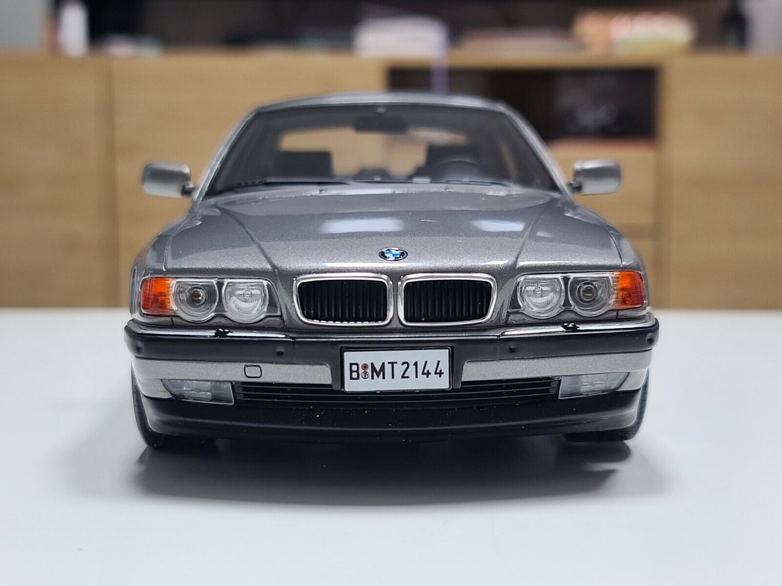 省スペース 洗える おしゃれ BMW BMW E38 750 IL シルバー （1/18