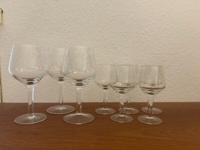 Elegantes Set Vintage Gläser mit graviertem Traubenmotiv - 8 Teile