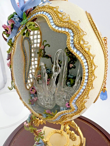 EXQUISITE Signed Carved Decorative Goose Egg CRYSTAL SWANS in Pond 8.5"T w/DOME - Picture 8 of 16
