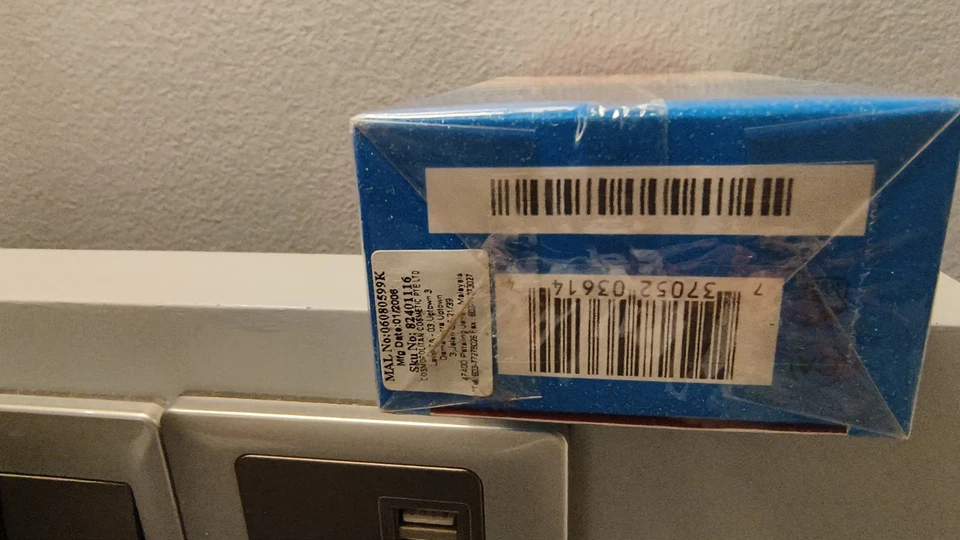 INTO THE BLUE ОТ ESCADA 75 МЛ ПАРФЮМИРОВАННАЯ ВОДА СПРЕЙ (НОВАЯ В ЗАПЕЧАТАННОЙ КОРОБКЕ) РЕДКАЯ - Изображение 4 из 4