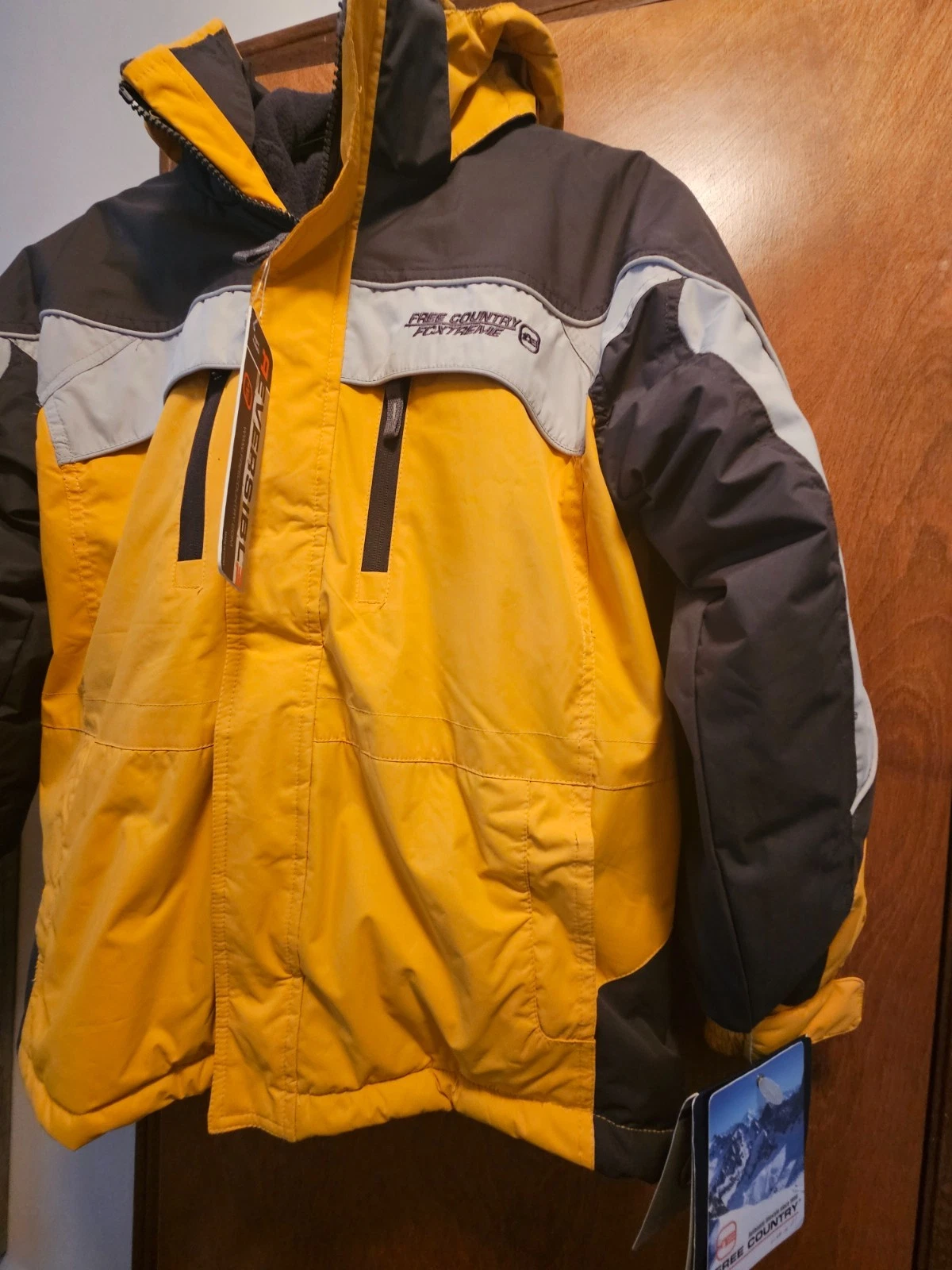 Free Country boys size M (10-12) reversible 4in 1 jacket new( heavyweight)
Opens in a new window or