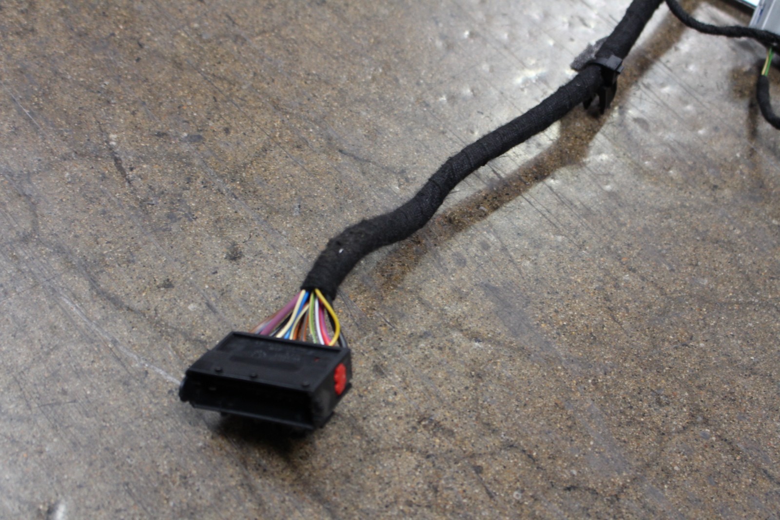 Maserati Ghibli, LH, Left, Front Door Wire Harness, Used, P/N 670035845