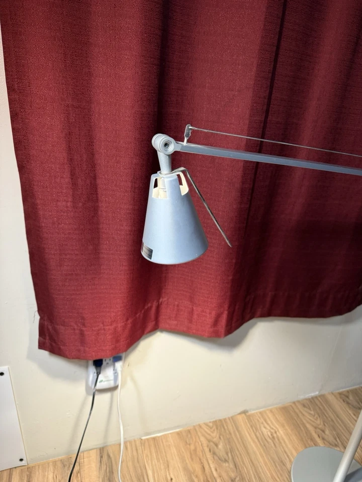 Lámpara de trabajo de pie grande IKEA HUSVIK luz metálica ajustable posmoderna 63 pulgadas de colección Foto 4 de 4