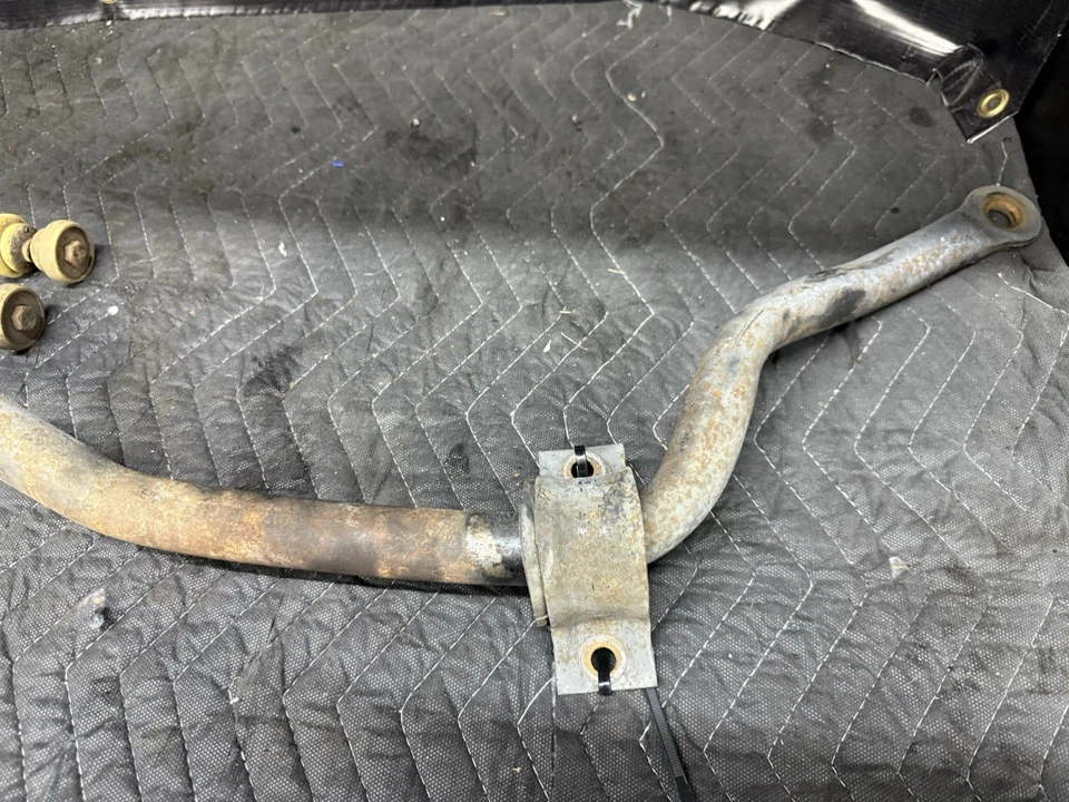 Barra estabilizadora delantera Camaro Z28 98-02 OEM Foto 4 de 4