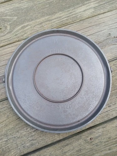 Griswold ERIE #10 cast iron round bailed griddle pan p/n 776 center ghost mark
