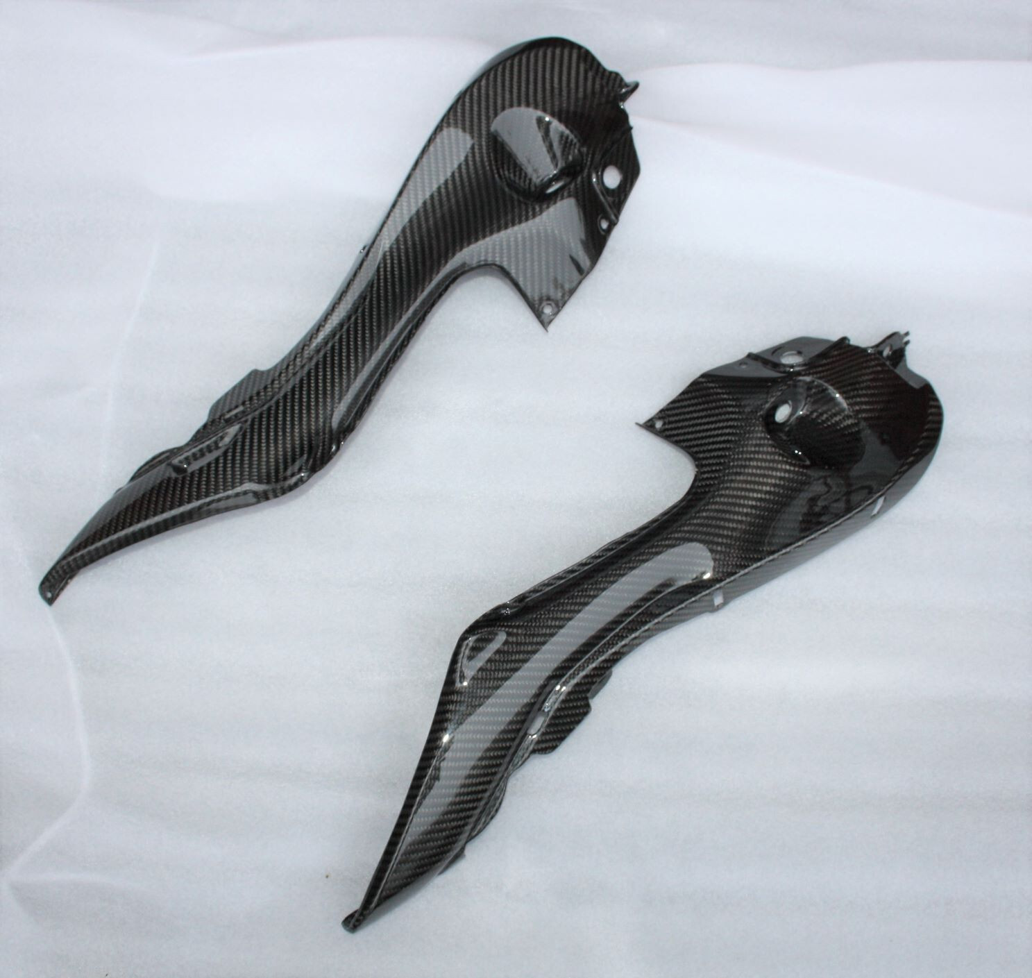 Caches arrière de selle Suzuki GSXR 1300 Hayabusa carbone contre rayures carrosserie 21-25