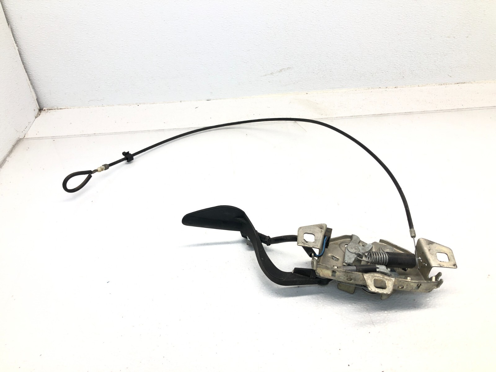2008-2019 MASERATI GRANTURISMO S M145 HOOD LOCK LATCH RELEASE ACTUATOR OEM