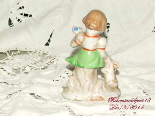 Antique LITTLE GIRL & RABBIT 1940s Occupied Japan Full Figure CERAMIC Statuett - Picture 3 of 7