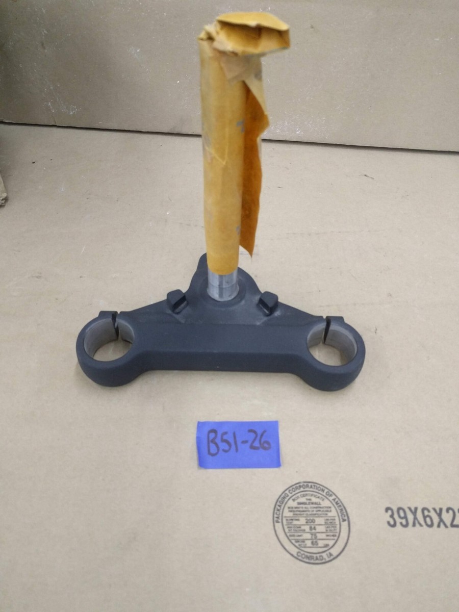 Distinction Ⅰ〜Ⅴ & structures Hustler 114988 - Blade Bolt Shield OEM | Hustler Lawnmower Parts
