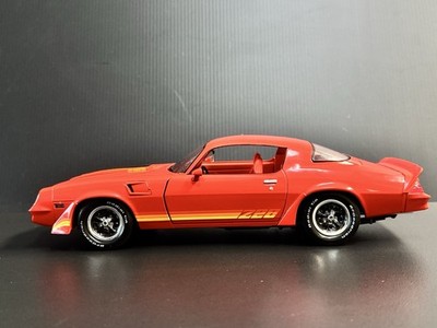 当時物　1/18 GREENLIGHT シボレー　カマロ　Z28 Greenlight 1981 Chevrolet Camaro Z/28 1:18 Diecast Model Car - Red