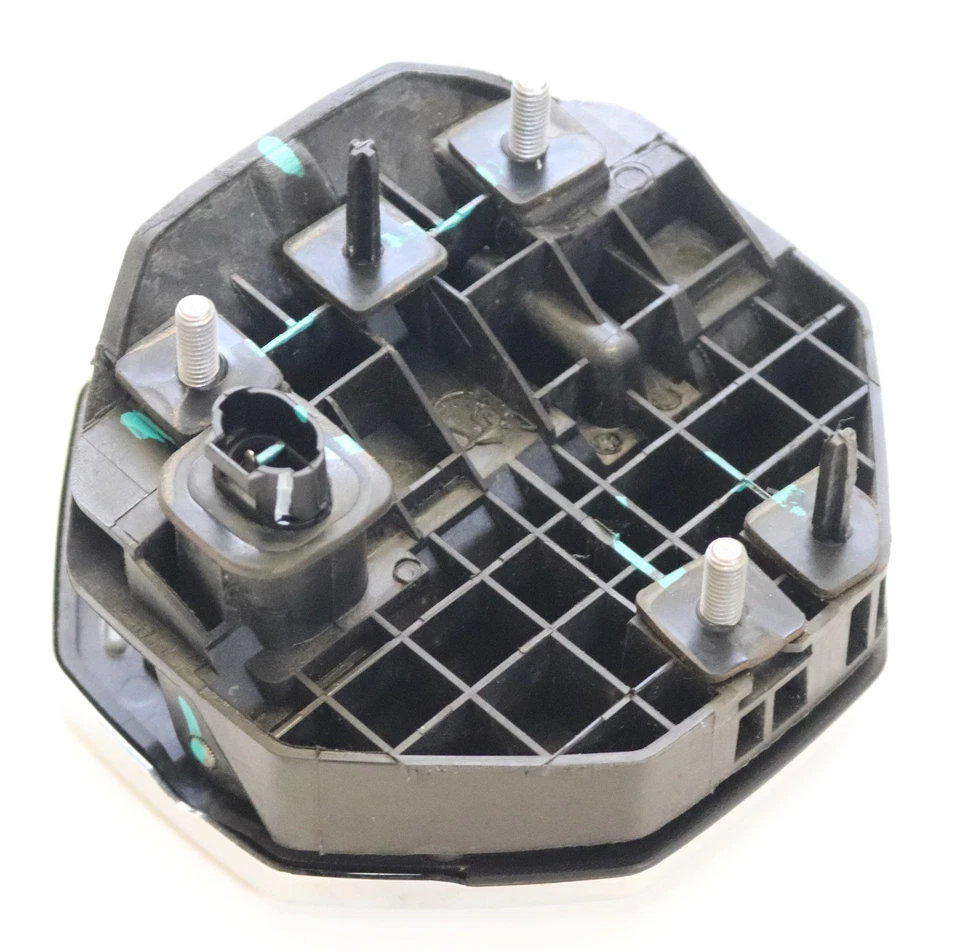 MG ZS EV emblema logotipo embellecedor portón trasero interruptor manija portón trasero 20230110 Foto 2 de 4