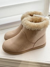 Toddler Girls Faux Sherpa Boots Size 5 New With Tag
