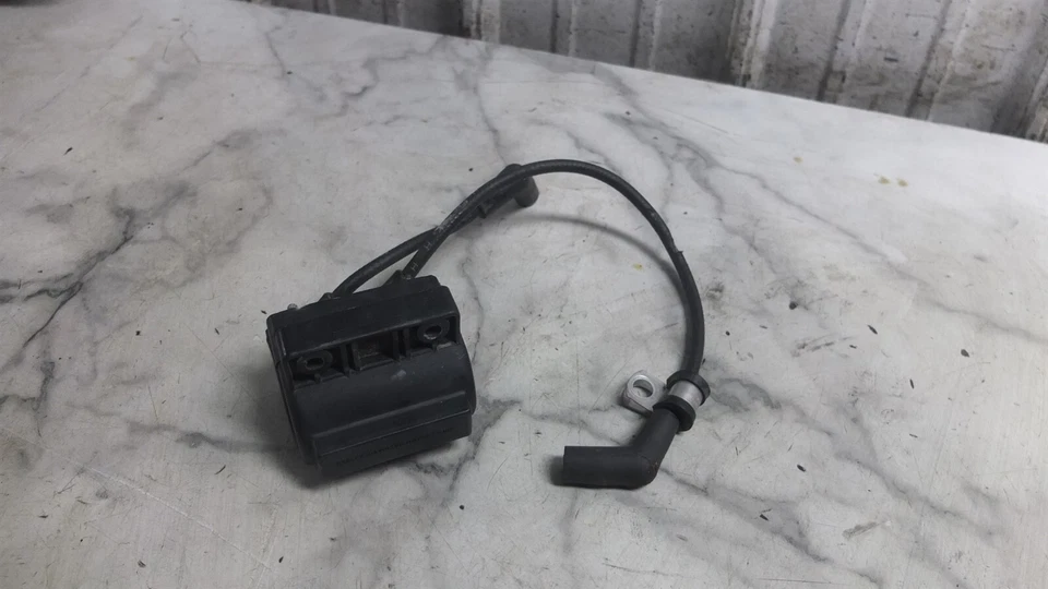 01 Buell M2 1200 Cyclone Ignition Coils Spark Plugs  - Image 2 of 4