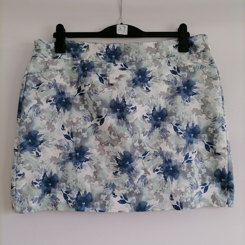 Croft & Barrow Women's Blue White Floral The Effortless Stretch Skort Size 18