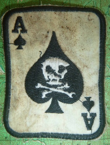 DEATH CARD - Patch - 101st Airborne - BLACK - ACE of SPADES - Vietnam War, M.125 - Picture 1 of 2