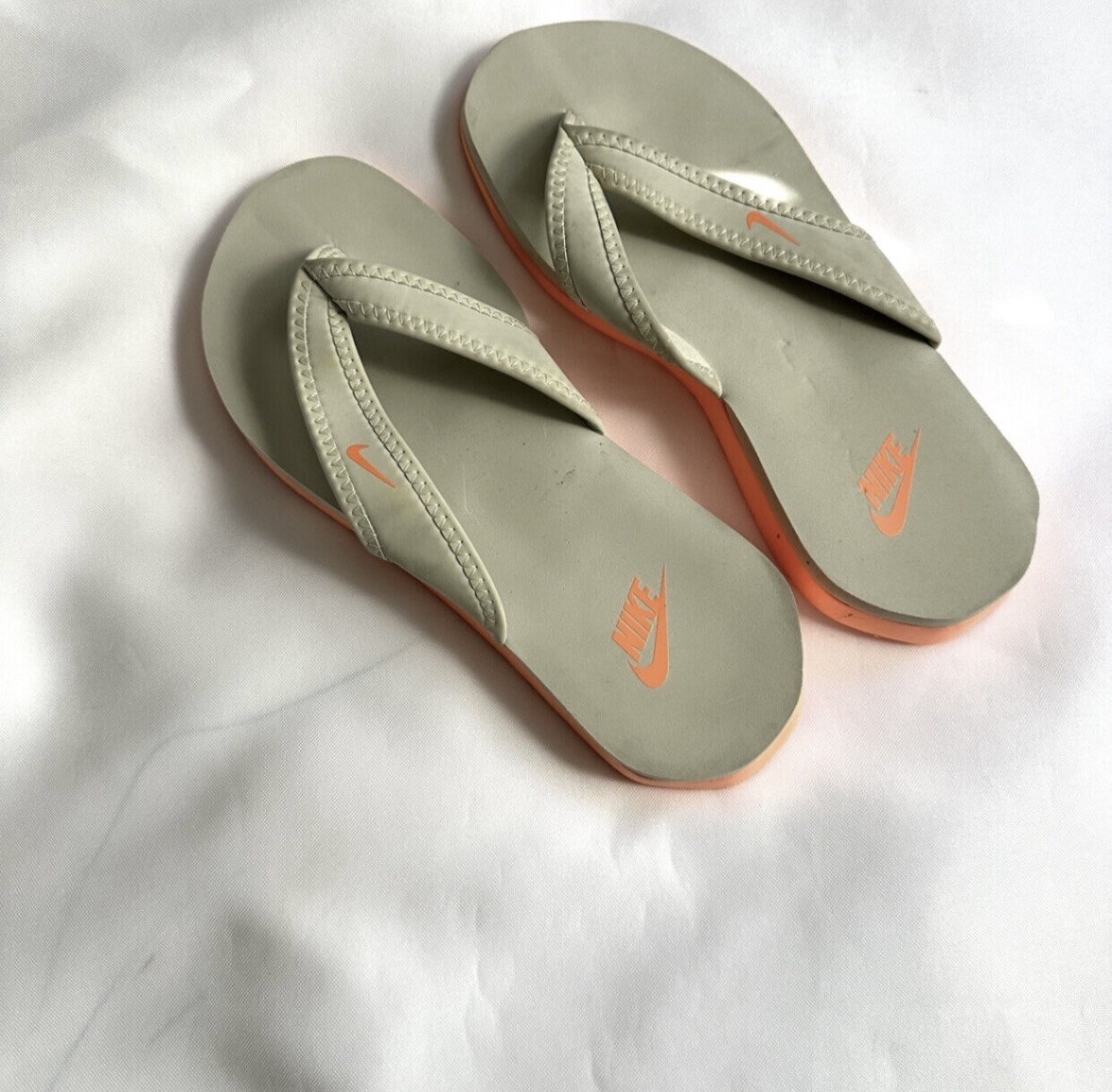 Nike Flip-Flops Sandals USED **Women's Size 6**-image