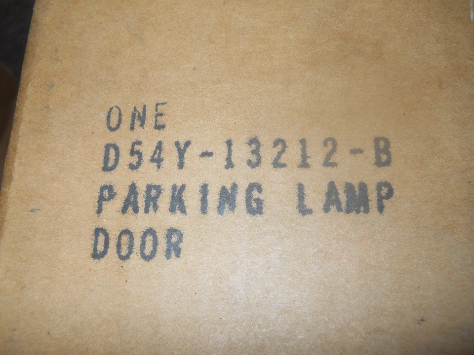 Nuevo de Lote Antiguo 1975 Mercury Comet Luz de Estacionamiento Bisel LH Foto 3 de 3