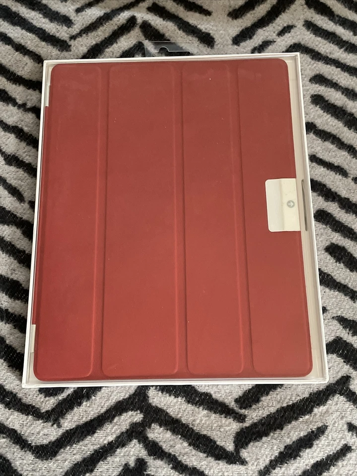APPLE - iPad Case 9 X 7" Magnetic Cover Smart Auto Sleep - RED - MC950LL/A, New - Image 2 of 4