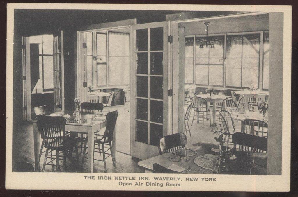 Postcard WAVERLY New York/NY Iron Kettle Inn Open Air Dining Room view