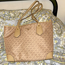 Mchael kors handbag