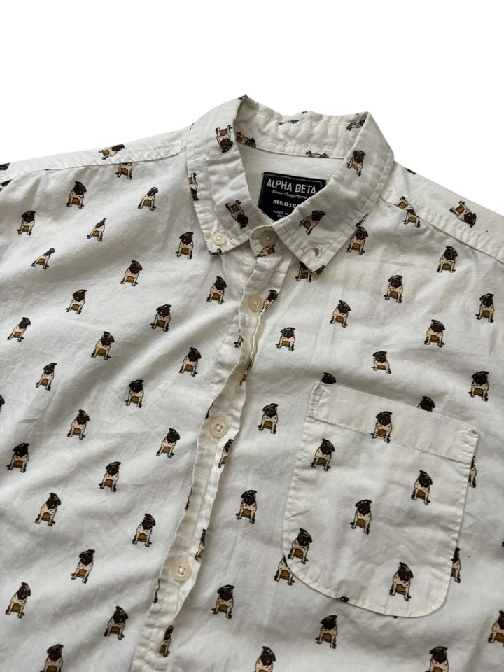 Camisa Alpha Beta Para Hombre Talla Mediana Blanca Abotonada Pug Cachorro Estampado Manga Corta Foto 2 de 4
