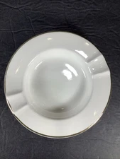 Ivory & Gold 5.25” Porcelain Ashtray/Trinket Dish