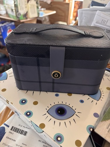 doTERRA ESSENTIAL OIL CARRY STORAGE CASE, Purple Plum Plaid Holds 15 Bottles!