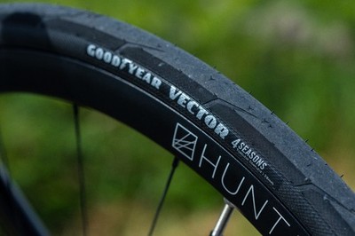 Goodyear Road Bicycle Tire Vector 4Season Ultra High-Performance, Tube/Tubeless