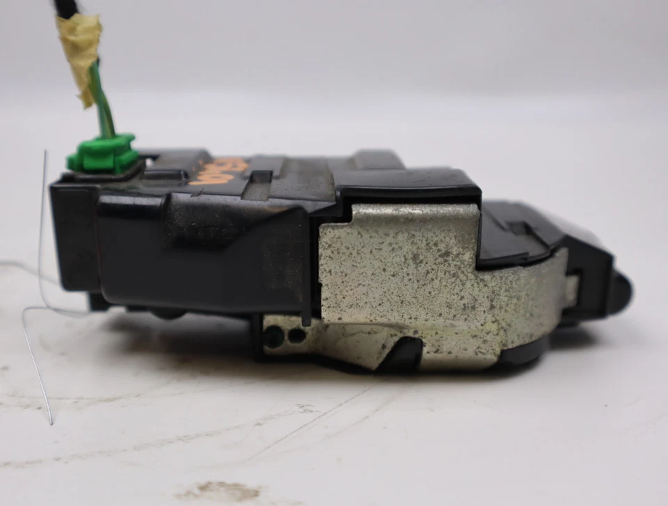 Serrure hayon occasion PEUGEOT 207 Phase 1 - 1.6 HDI 16v 90ch - - Imagen 4 de 4