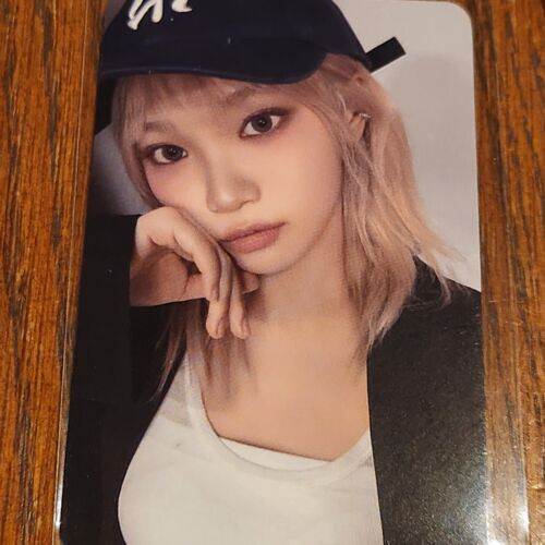 LE SSERAFIM LUCKYDRAW PHOTOcard 5th Mini Album 'HOT' Ktown4U compact ver - Picture 8 of 19