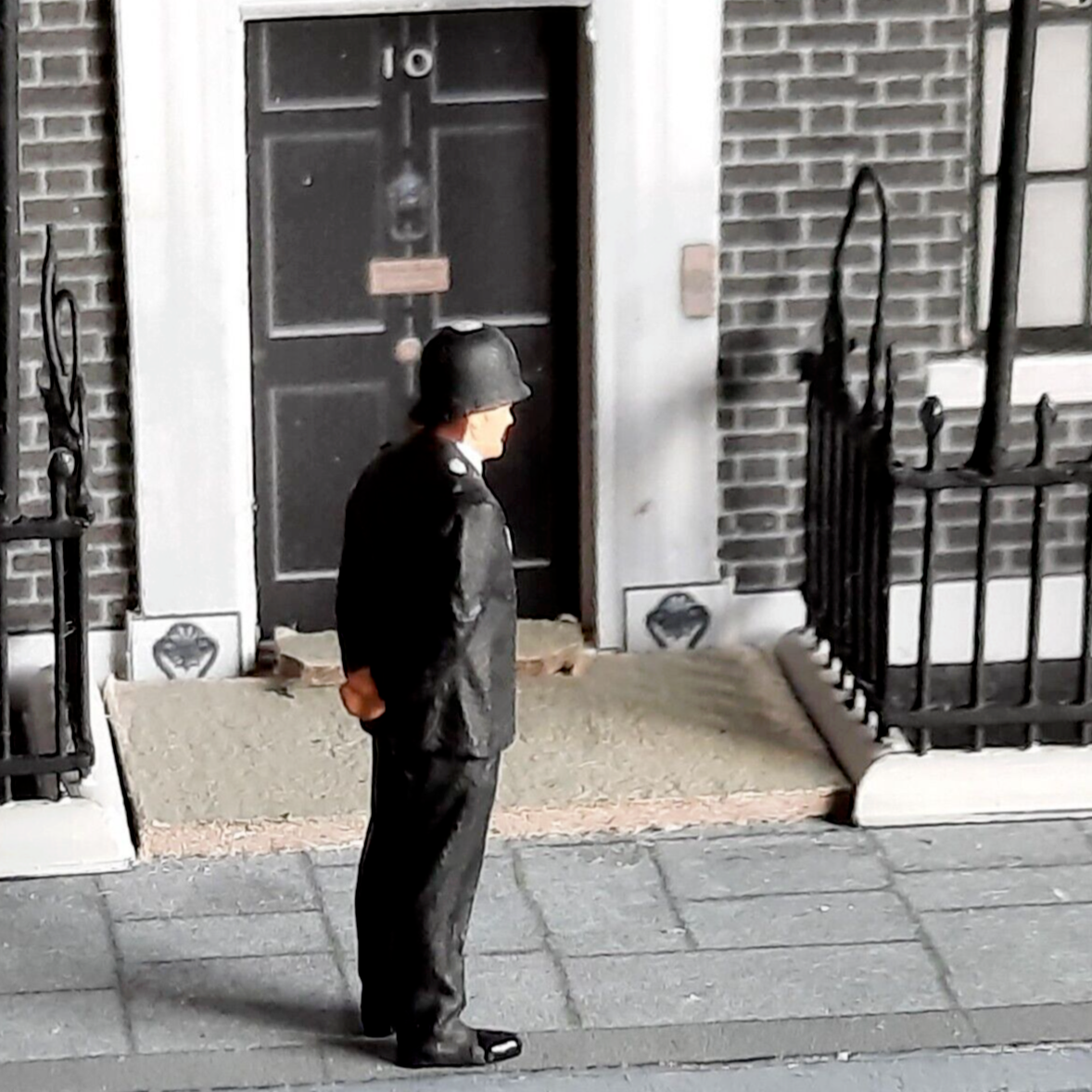 Oo Scale Statue OO GAUGE BEAT POLICEMAN FIGURE HAND PAINTED PERIOD BOBBY POLICE ERA 5 ...