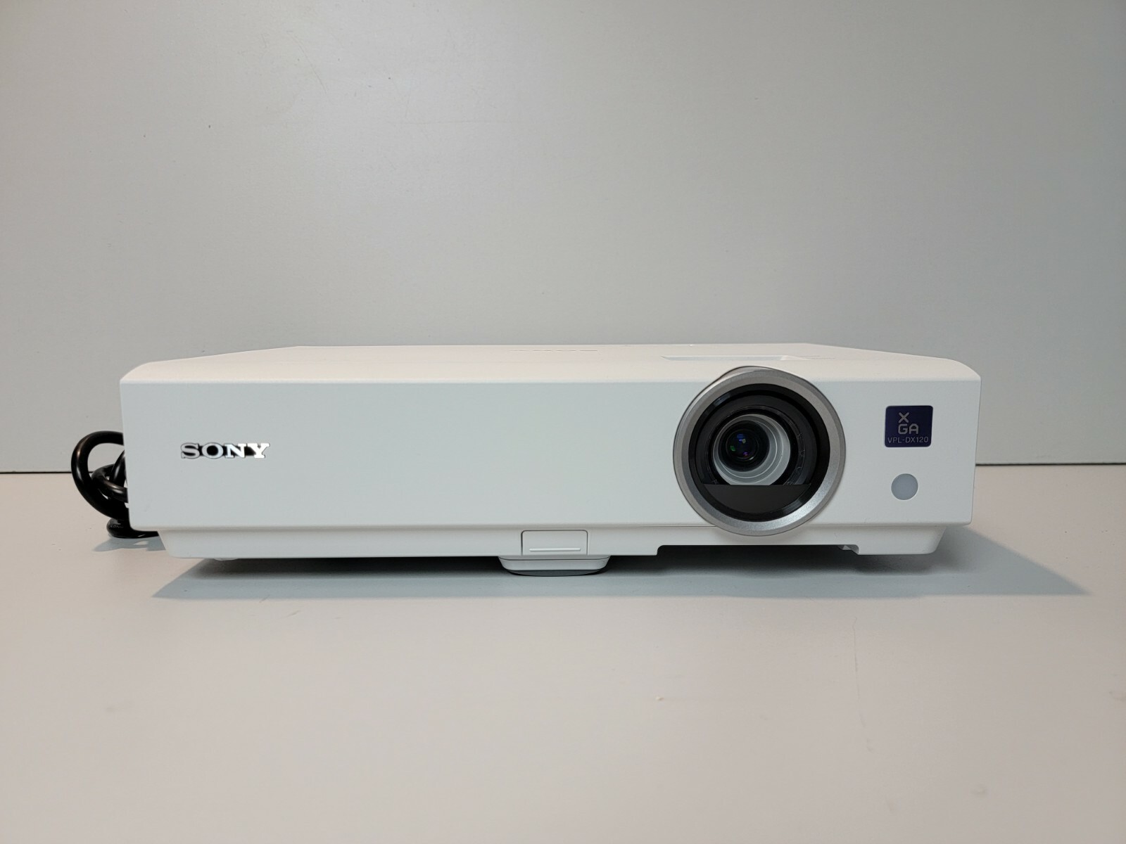 SONY VPLDX120 Projector 2600 ANSI 43 XGA (1024x768) Res_1173Hours Of