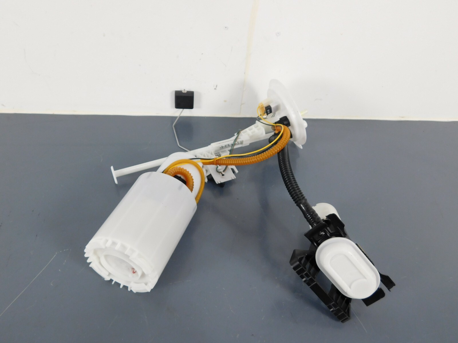 2019 18 Porsche 911 GT3 RS 991.2 Fuel Pump / Sending Unit #5837 D6