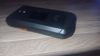 CAT S22 Flip S22 FLIP Black Flip Phone Android 11 MicroSD Memory Card Slot
