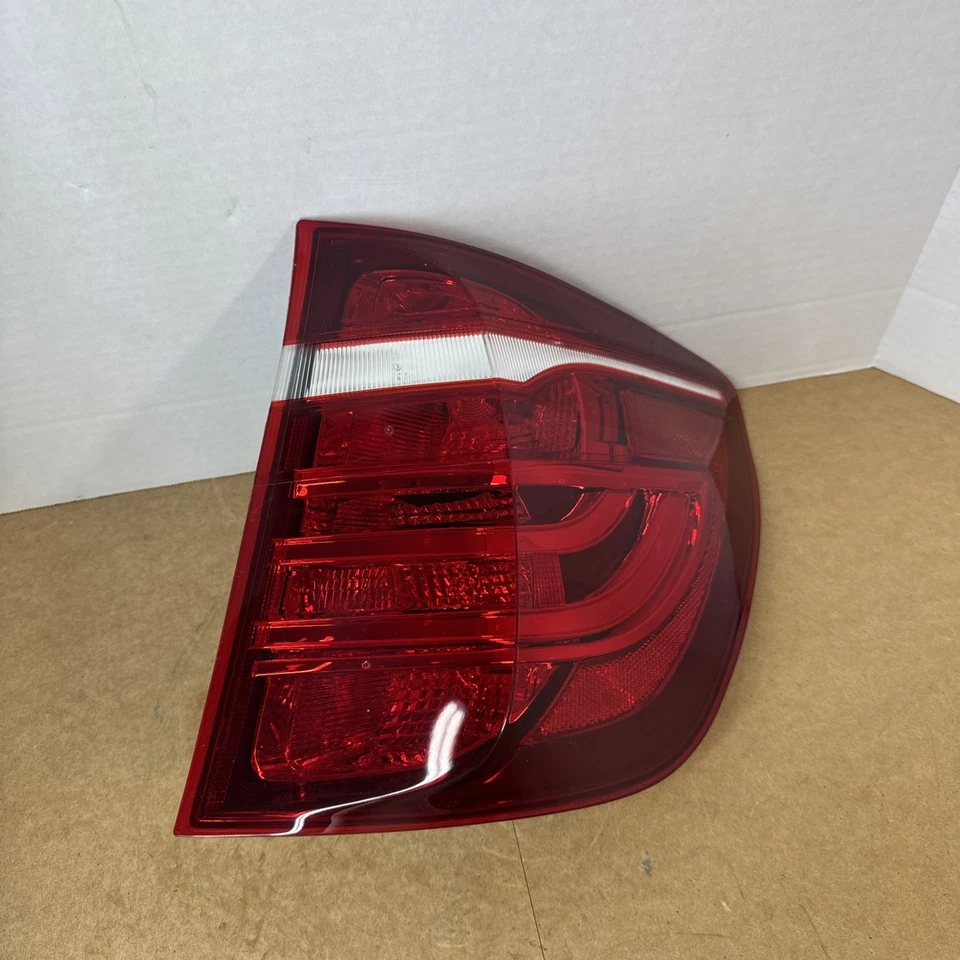 TYC 11-12055-00 Replacement right Tail Lamp for 2011 BMW X3 - Image 2 of 4