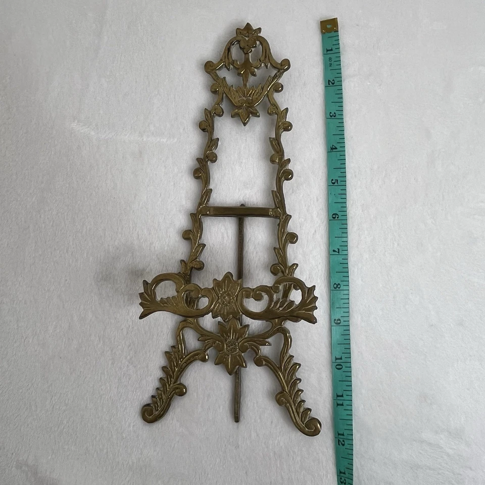 Caballete estilo victoriano de latón ornamentado vintage soporte foto exhibición  Foto 3 de 4