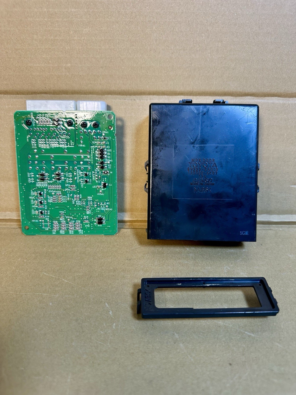 2003-2009 TOYOTA 4RUNNER Tailgate Liftgate Multiplex Control Module 89222-35010