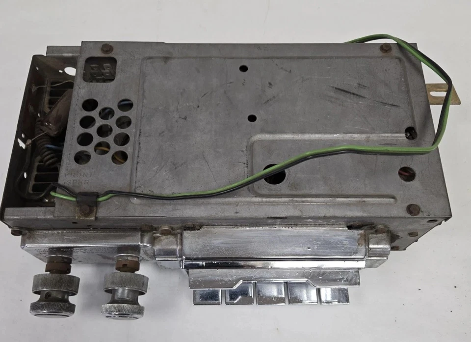 Cadillac Deville Fleetwood 1967-68 radio AM FM OEM GM 7298925 Foto 2 de 4