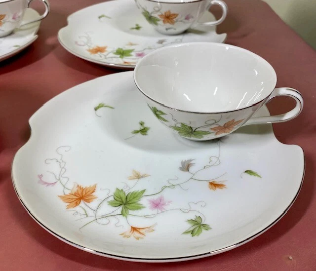 De colección. Juego de 8 tazas de té Summit Fine China Japón y plato de aperitivo/almuerzo borde plateado Foto 2 de 4