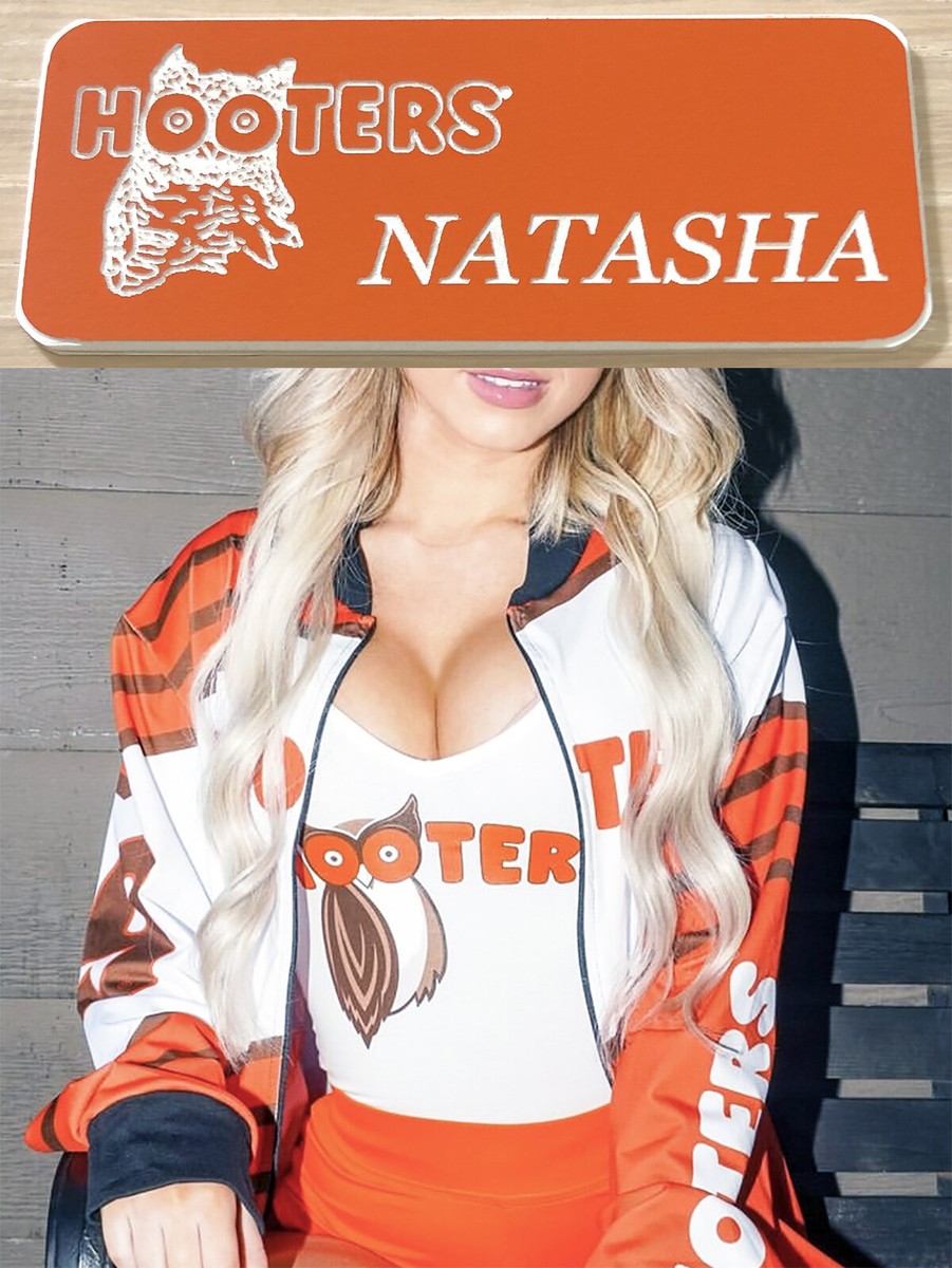 HOOTERS ピンバッジ NEW~HOOTERS Girl Uniform Collectible Fun Pin Badge Orange