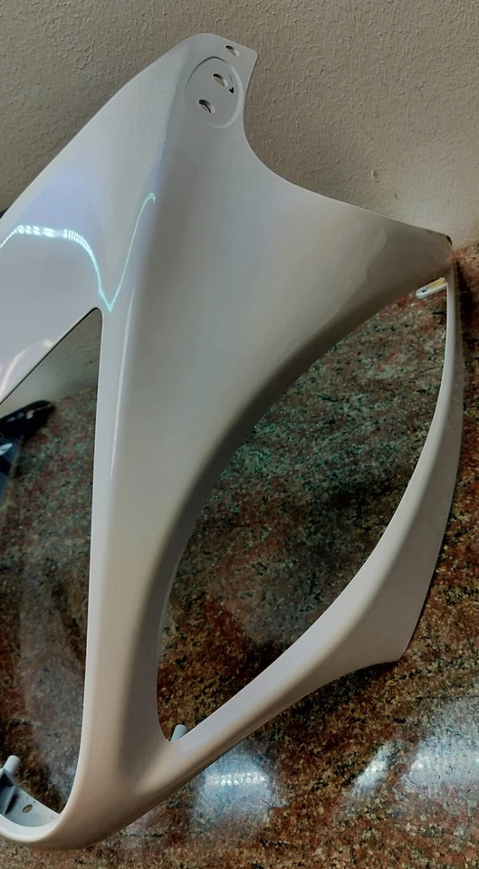 08-18 Carenado del faro de nariz delantero Suzuki Hayabusa GSX1300R | OEM 94411-15H0 Foto 3 de 4