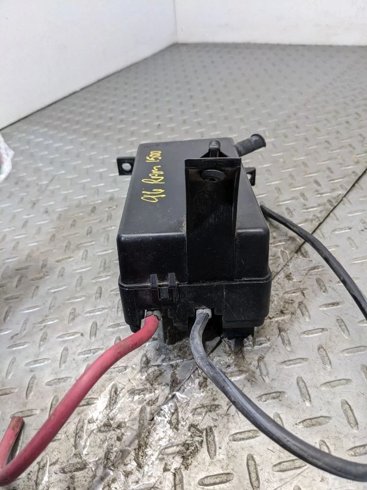 Соединительная панель блока предохранителей коробки реле двигателя Dodge Ram 1500 1994-19971159963 - Изображение 3 из 4